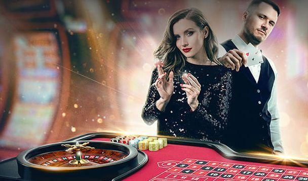 Pemandangan arena esports dan live casino di kayu77